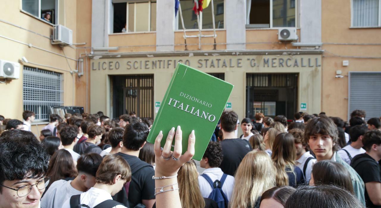 Maturità al via con la prima prova: mezzo milione di studenti alla sfida del tema, sei su 10 vittime dell Maturità al via con la prima prova: mezzo milione di studenti alla sfida del tema, sei su 10 vittime dell