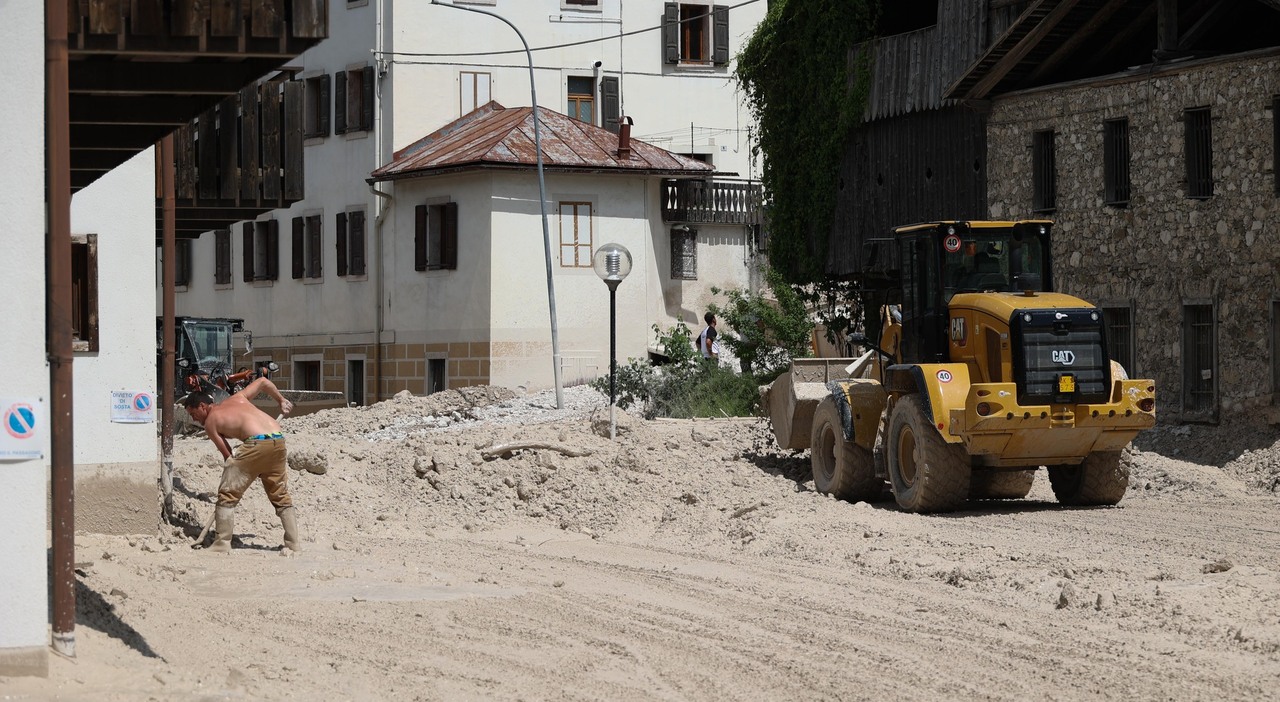 frana di borca la statale alemagna riapre gioved236 mattina monitoraggio a vista se il fronte si muove scatta il semaforo
