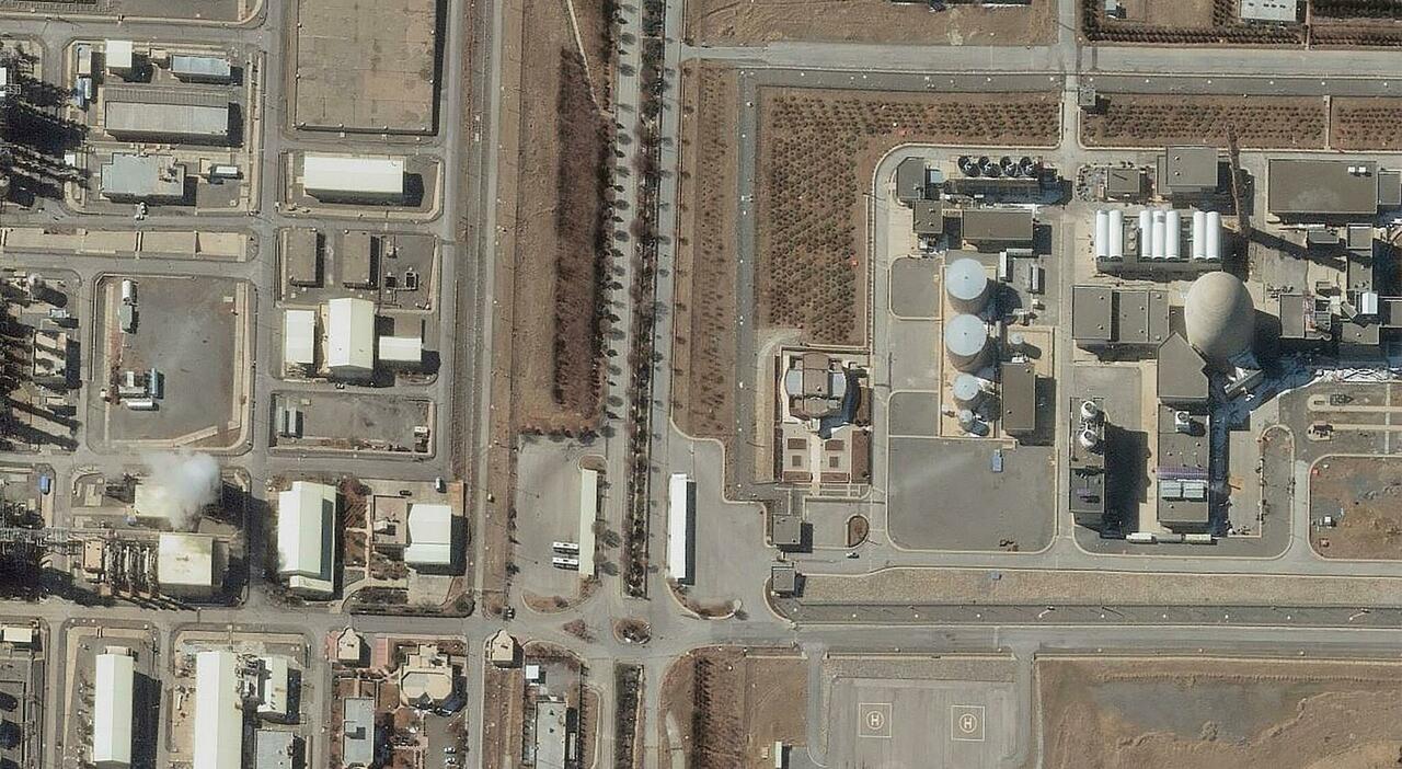 Arak, reattore ad acqua pesante colpito da Israele: come funziona, la produzione di plutonio e il rischio utilizzo per armi nucleari Arak, reattore ad acqua pesante colpito da Israele: come funziona, la produzione di plutonio e il rischio utilizzo per armi nucleari