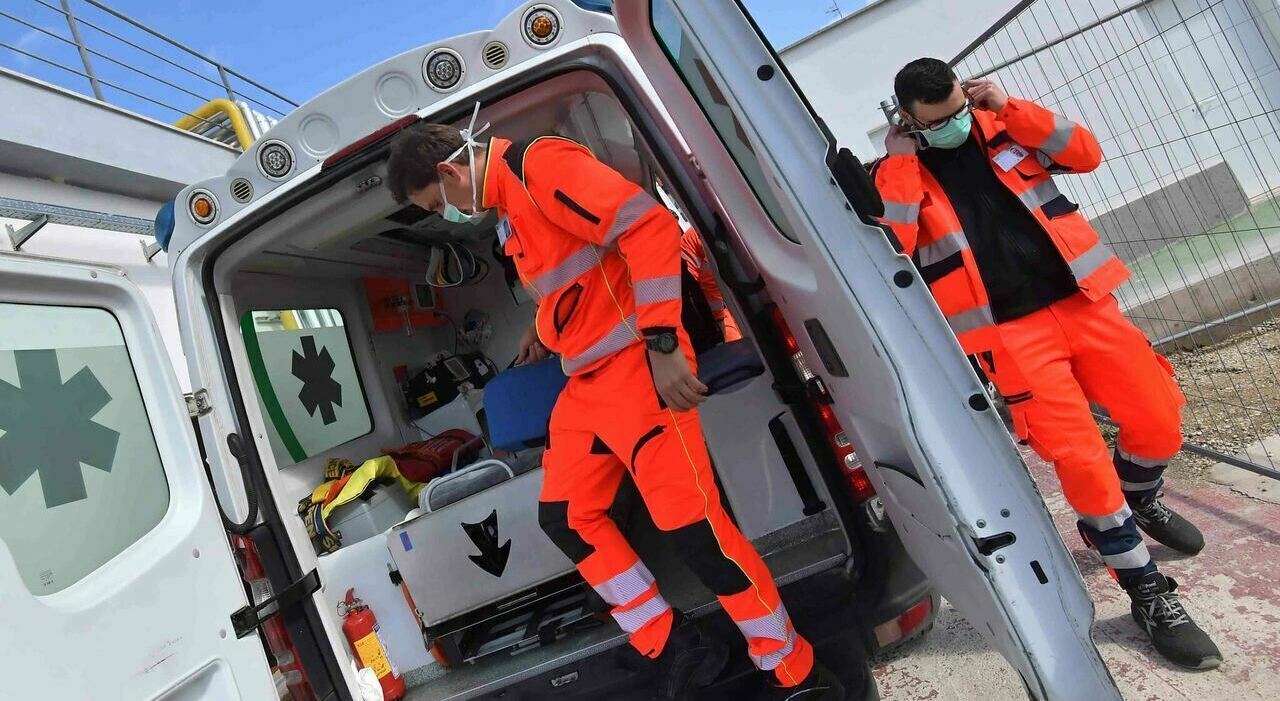 scende dal camion nella galleria del raccordo dell a13 e viene travolto da un auto 32enne muore sul colpo