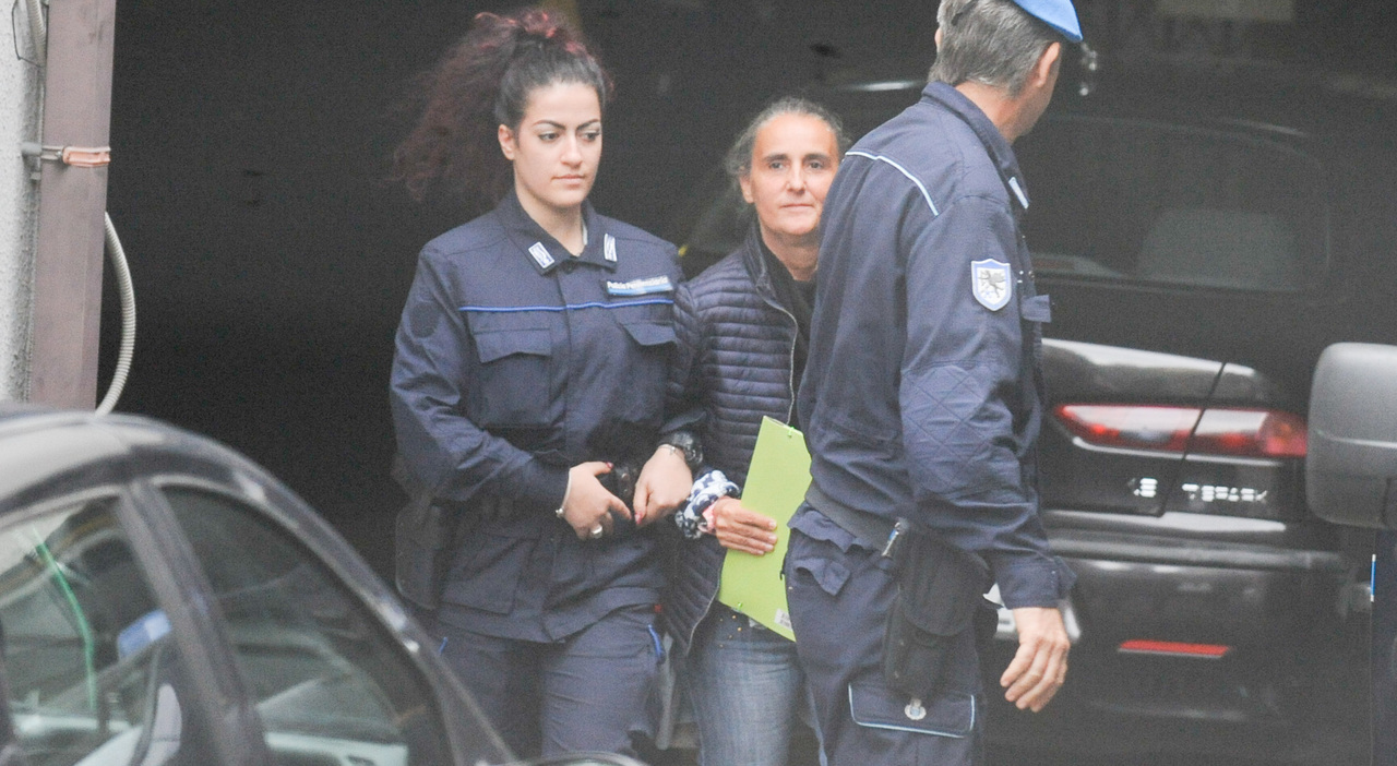 Montecassiano, omicidio Rosina: la figlia Arianna Orazi condannata all Montecassiano, omicidio Rosina: la figlia Arianna Orazi condannata all