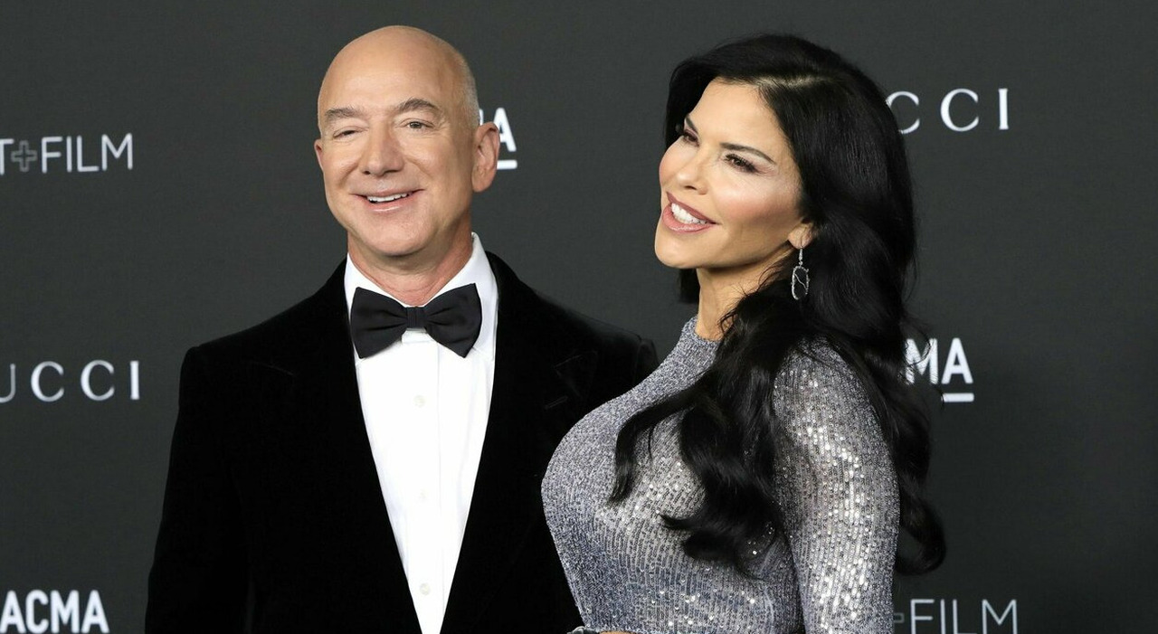 Bezos: «Venezia è unica, la amiamo e sosteniamo». Al matrimonio 80 voli privati Bezos: «Venezia è unica, la amiamo e sosteniamo». Al matrimonio 80 voli privati
