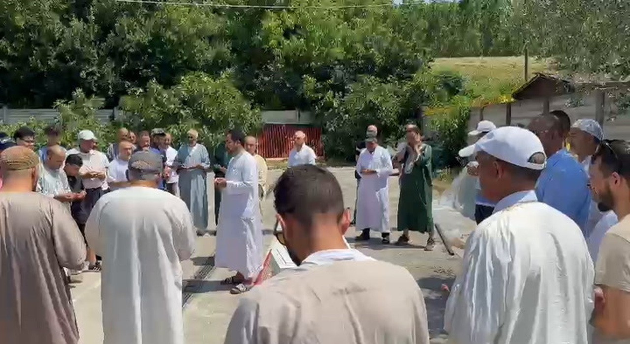 https://statics.cedscdn.it/photos/MED_HIGH/2025/06/19/8908293_poster.jpg