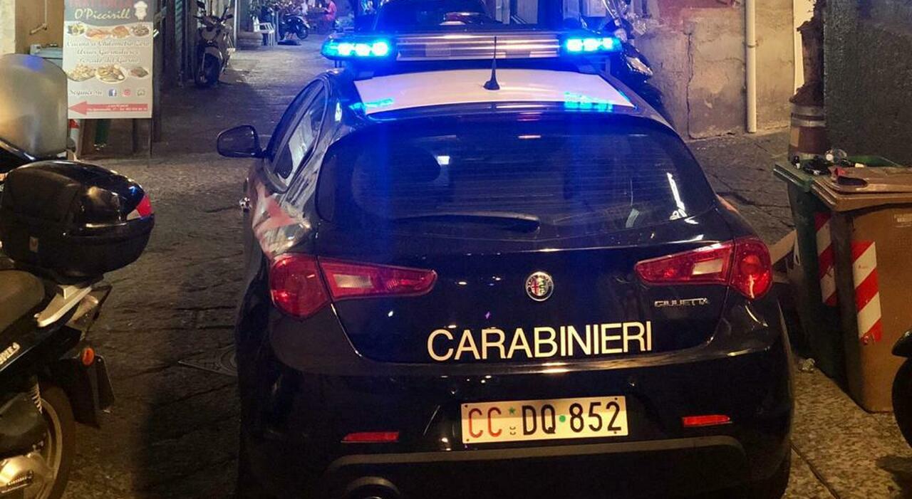 napoli reagisce alla rapina 31enne accoltellato alla coscia