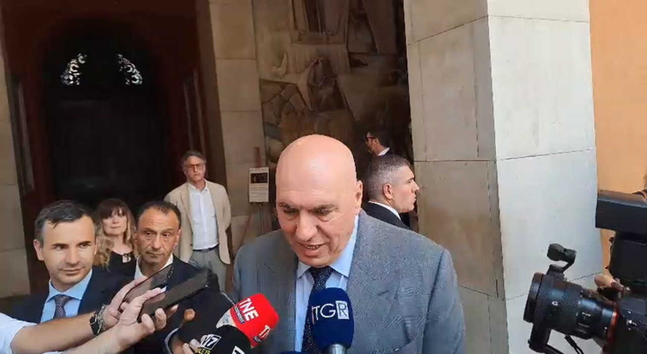 https://statics.cedscdn.it/photos/MED_HIGH/2025/06/20/8909877_poster.jpg