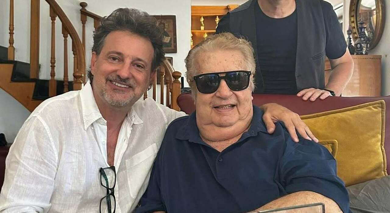 https://statics.cedscdn.it/photos/MED_HIGH/2025/06/20/8909891_20153210_ieri_a_roma_col_mio_amico_andrea.muzzi2_ho_consegnato_il_premio_stenterello_a_vittorio_cecchi_gori._vittorio_e_rita_sono_stati_il_mio_incontro_professionale_piu_fortunato._in_questo_mestiere_come_in_tutto_1_.jpg