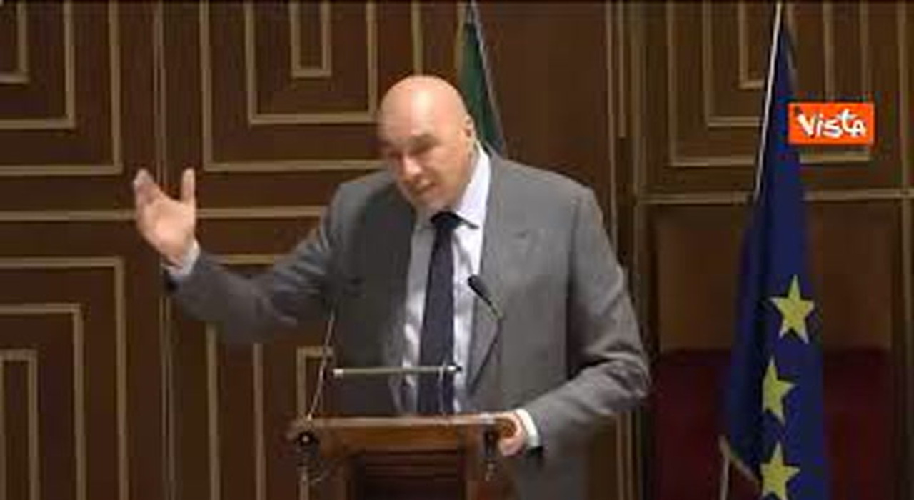 https://statics.cedscdn.it/photos/MED_HIGH/2025/06/20/8910013_poster.jpg