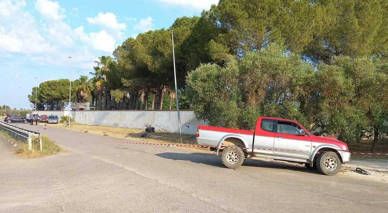 Con la moto contro un pick up sulla Provinciale: morto Con la moto contro un pick up sulla Provinciale: morto