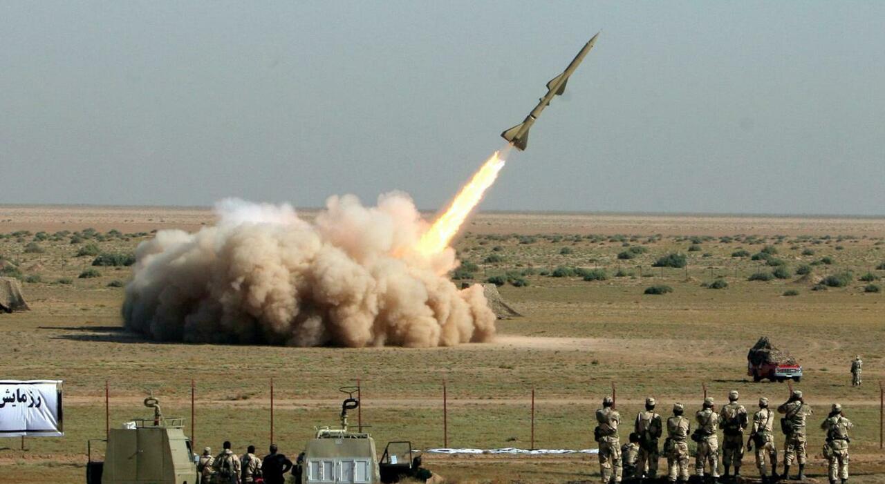 Iran, allerta 007 europei sui missili: «Possono colpire l?Europa, l?atomica pronta a giorni» Iran, allerta 007 europei sui missili: «Possono colpire l?Europa, l?atomica pronta a giorni»