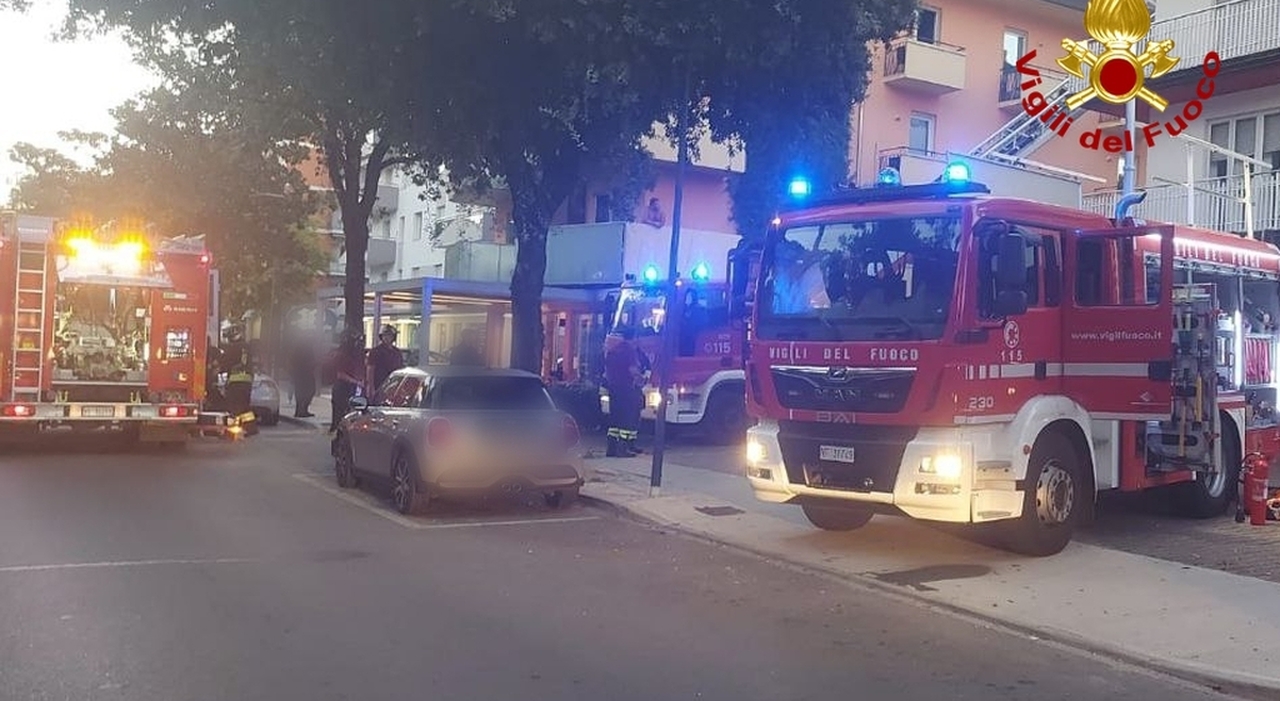 incendio nella casa vacanze intossicati mamma pap224 e figlia l uomo 232 grave il rogo partito da un materasso