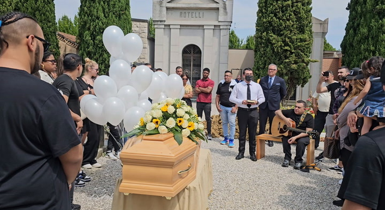 https://statics.cedscdn.it/photos/MED_HIGH/2025/06/21/8911633_poster.jpg