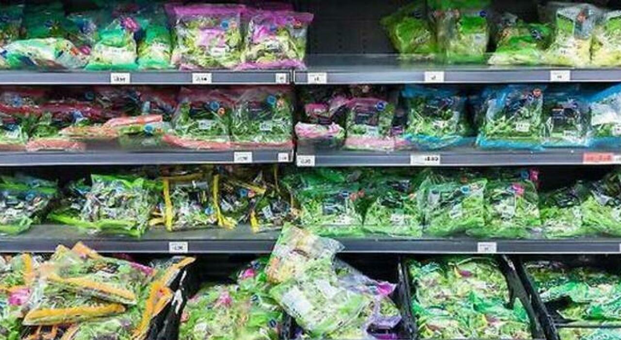 https://statics.cedscdn.it/photos/MED_HIGH/2025/06/21/8911822_21172648_insalata_in_busta_supermercato_classifica_migliori_marche_oggi_21_6_2025.jpg