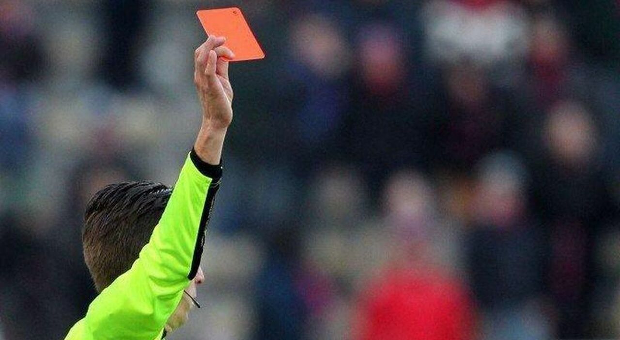 Aggressioni agli arbitri raddoppiate in Veneto: adesso si rischia di finire in cella Aggressioni agli arbitri raddoppiate in Veneto: adesso si rischia di finire in cella