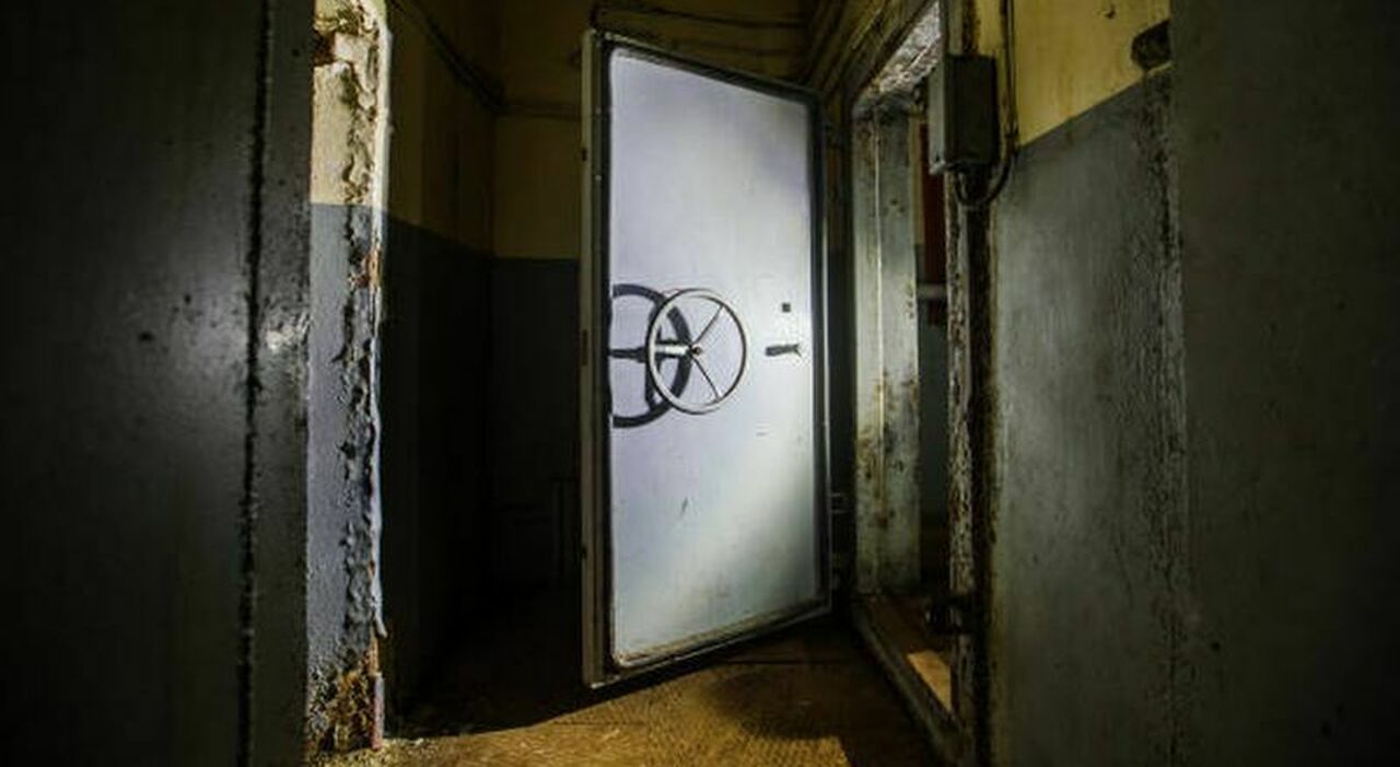 bunker antiatomico la soluzione per sopravvivere alla guerra quanto tempo ci si pu242 rimanere i prezzi e come funziona