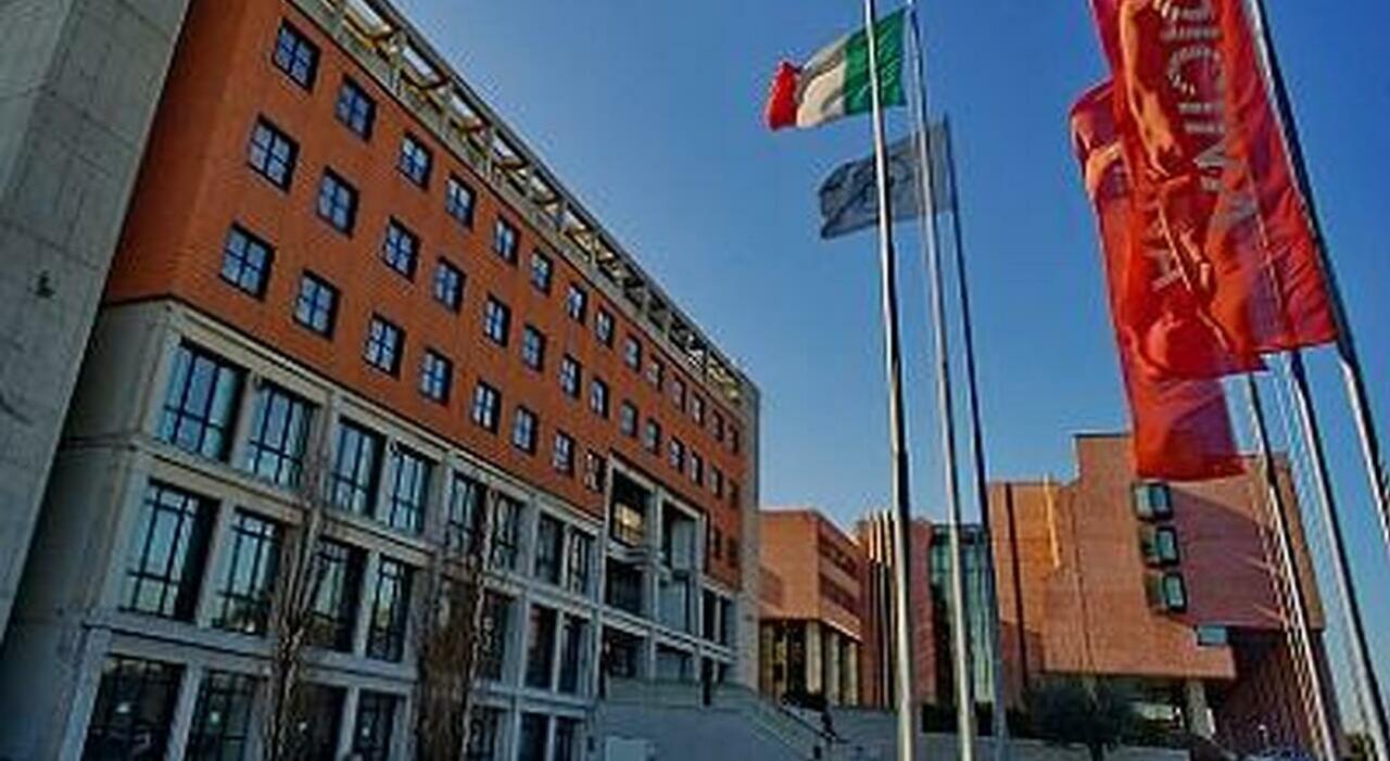 Ancona, medicina, al via le iscrizioni ma addio test. Silvestrini: «Lezioni live per mille ragazzi» Ancona, medicina, al via le iscrizioni ma addio test. Silvestrini: «Lezioni live per mille ragazzi»