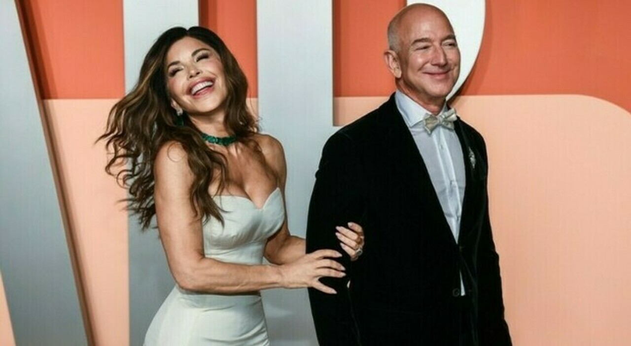https://statics.cedscdn.it/photos/MED_HIGH/2025/06/23/8915426_23193840_jeff_bezos_lauren_sanchez_matrimonio_yacht_venezia_attacco_usa_iran_oggi_23_6_2025.jpg