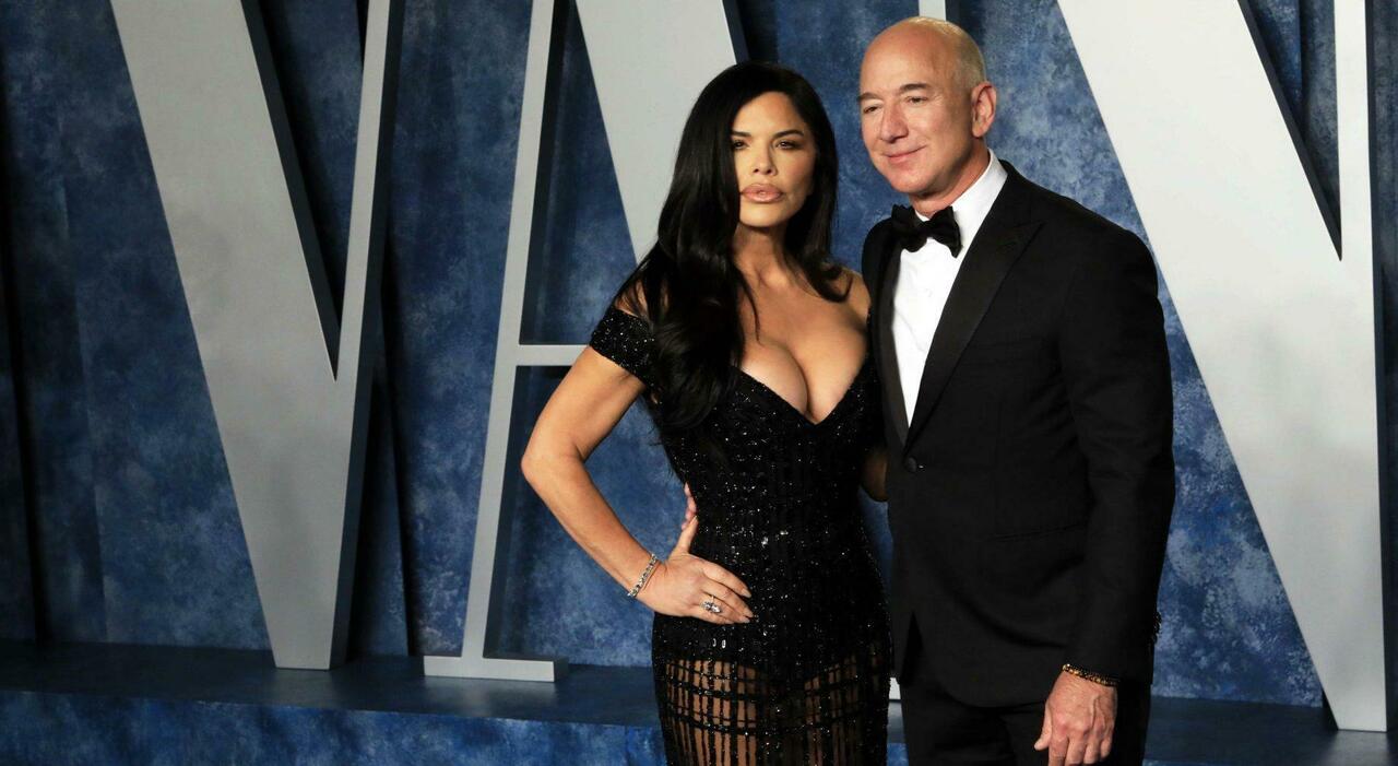 Bezos, tra proteste e sicurezza cambiano i programmi del matrimonio: tutti i nuovi dettagli Bezos, tra proteste e sicurezza cambiano i programmi del matrimonio: tutti i nuovi dettagli