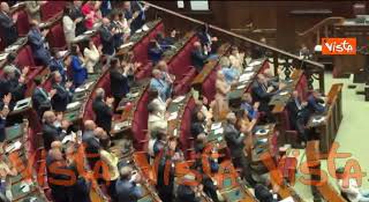 https://statics.cedscdn.it/photos/MED_HIGH/2025/06/23/8915550_poster.jpg