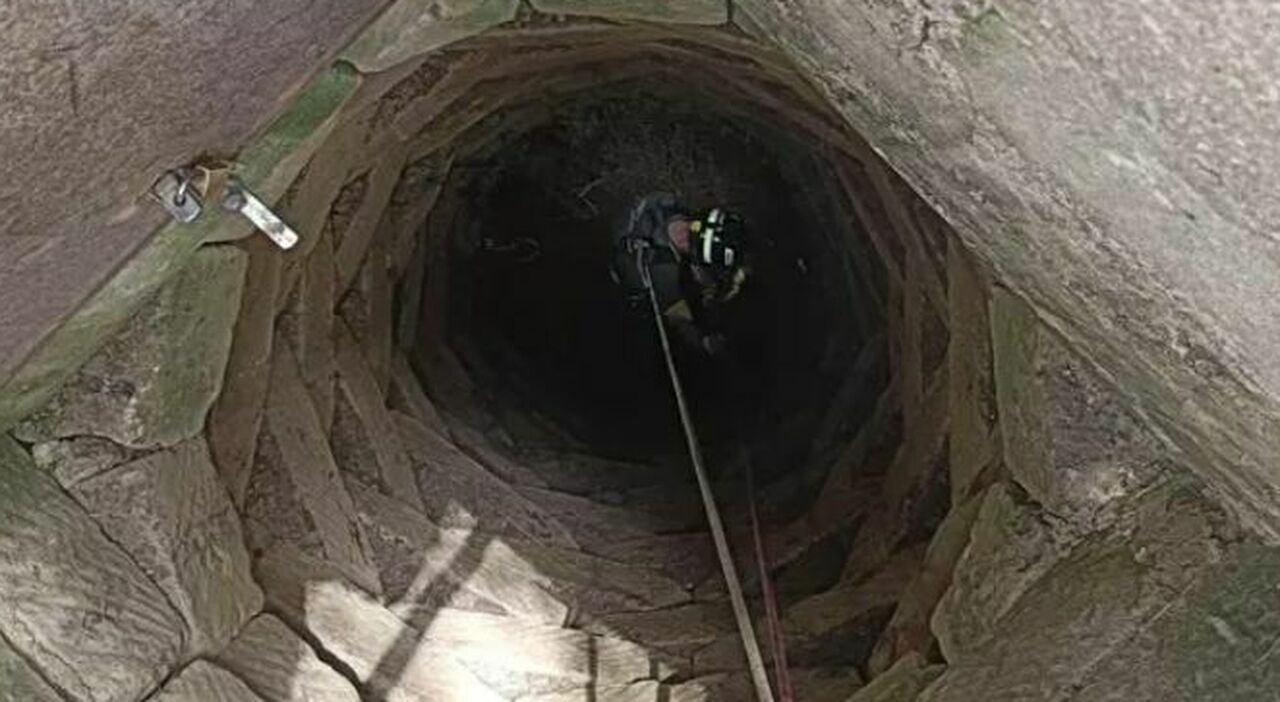https://statics.cedscdn.it/photos/MED_HIGH/2025/06/24/8916962_24103922_legato_gettato_pozzo_acqua_sopravvive_salvato_condanna_tentato_omicidio_san_severo_oggi_24_6_2025.jpg