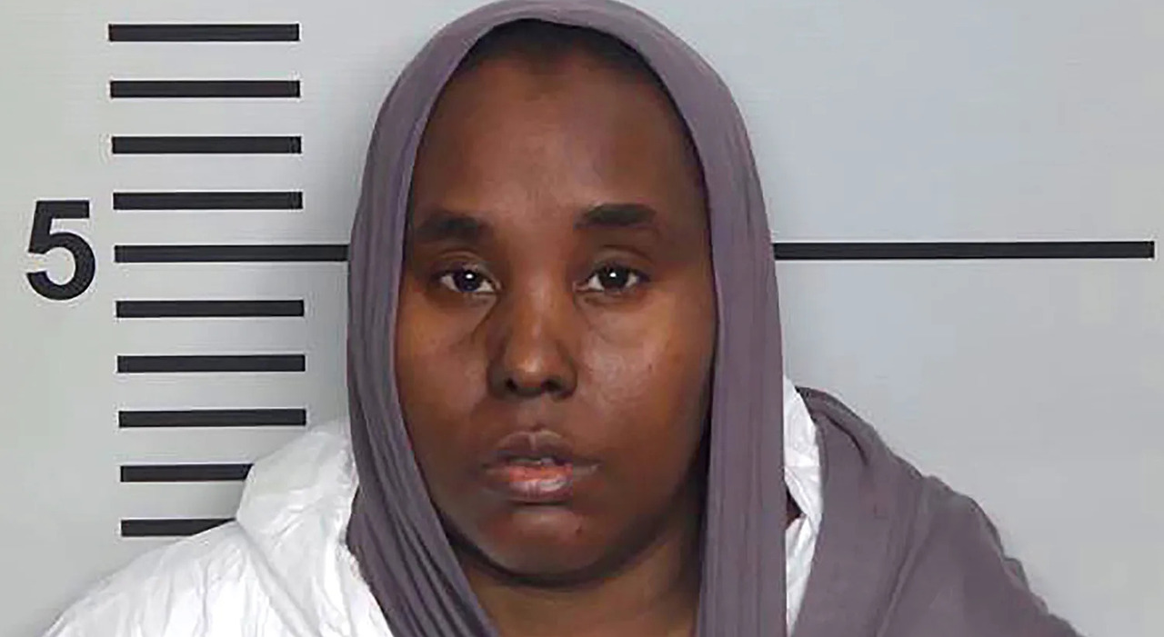 https://statics.cedscdn.it/photos/MED_HIGH/2025/06/24/8917269_24151700_zeinab_abdi_mug_shot_062325_32c3a0d30aa14fa0af0e6b9a5b132cfb.jpg