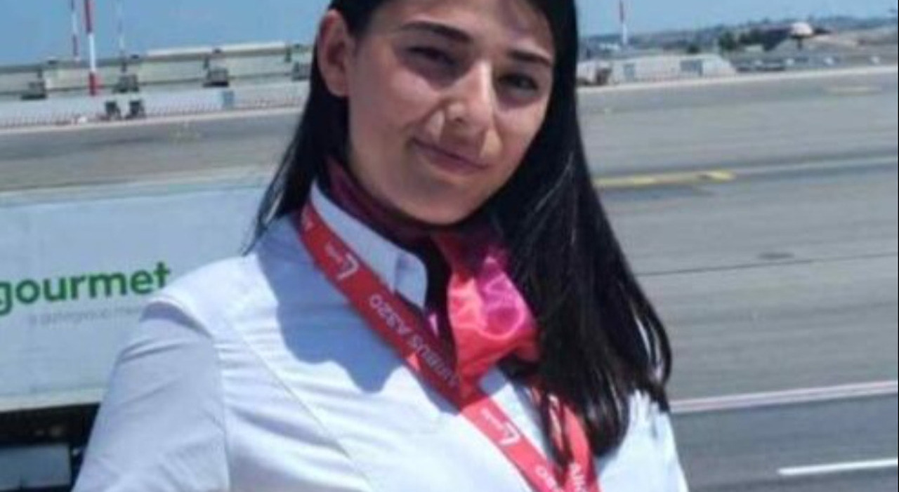 https://statics.cedscdn.it/photos/MED_HIGH/2025/06/24/8917325_24114925_aurora_maniscalco.jpg