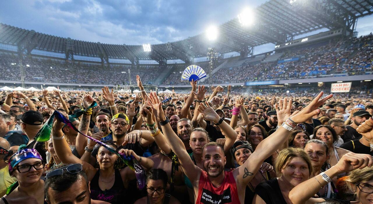 Napoli concerti allo stadio Maradona, il Comune: «Danni per 200mila euro» Napoli concerti allo stadio Maradona, il Comune: «Danni per 200mila euro»