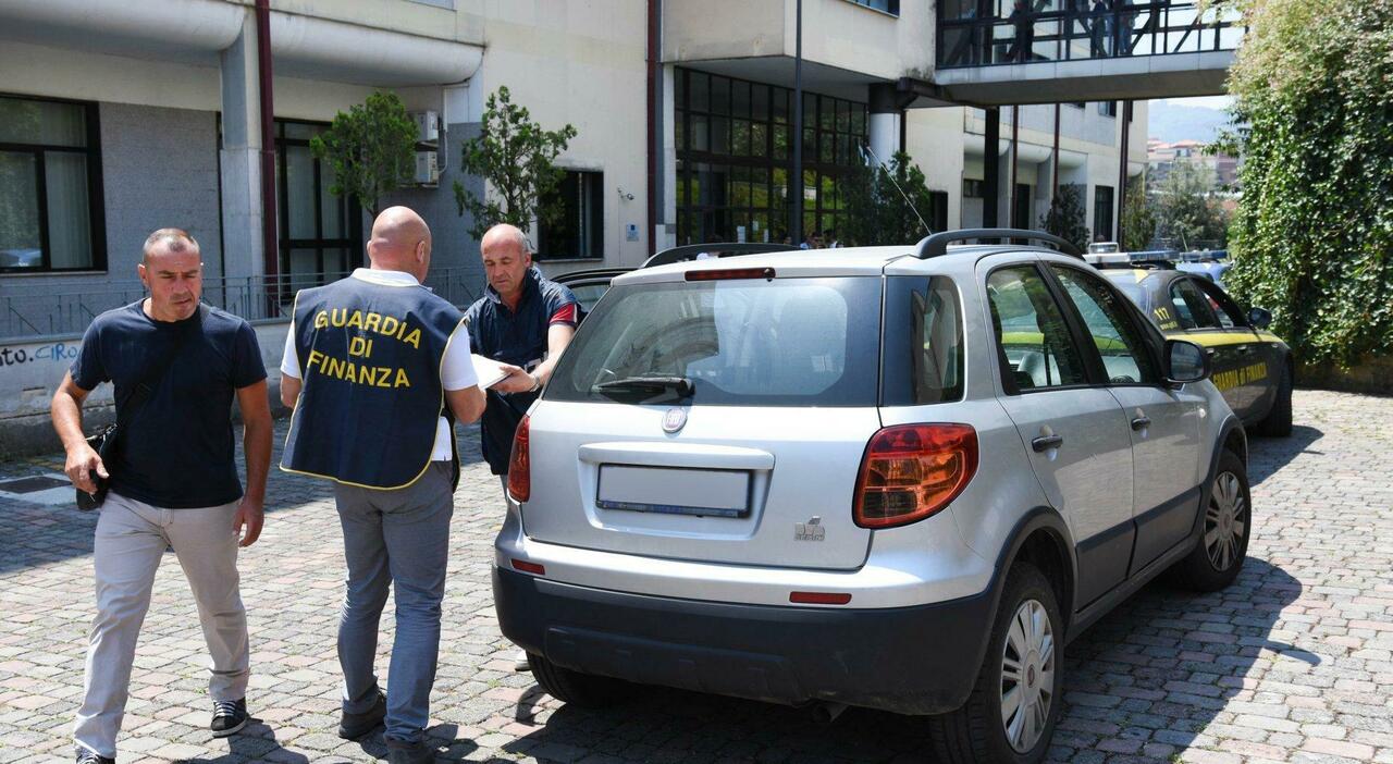 Condoni edilizi falsi, sei indagati al Comune di Avellino Condoni edilizi falsi, sei indagati al Comune di Avellino