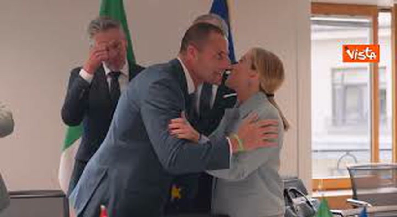 https://statics.cedscdn.it/photos/MED_HIGH/2025/06/26/8921259_poster.jpg