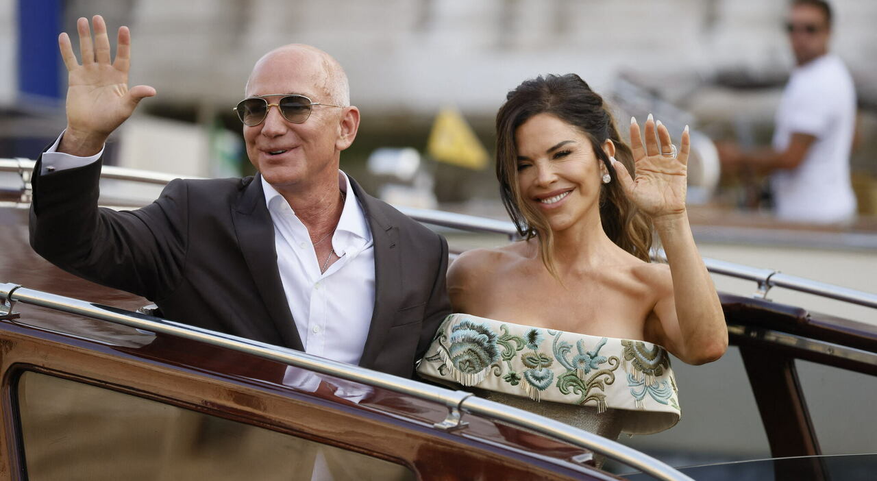 https://statics.cedscdn.it/photos/MED_HIGH/2025/06/26/8921875_26202449_bezos_matrimonio.jpg