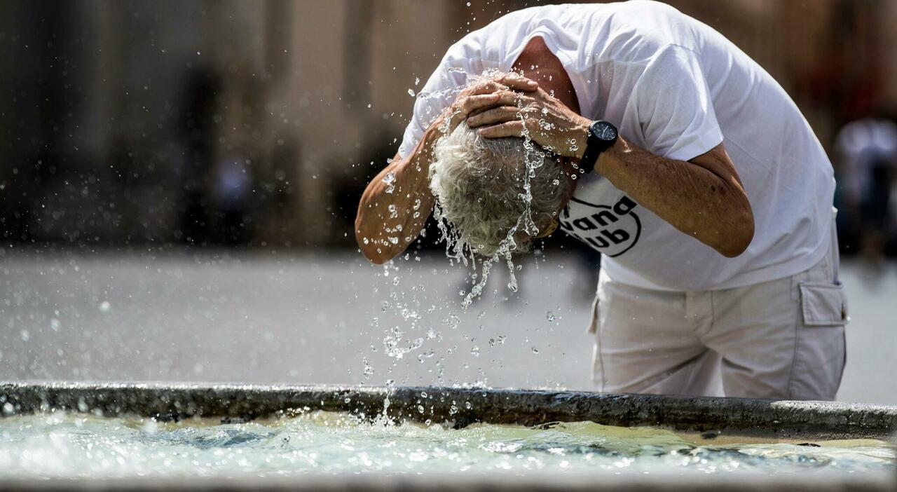 Sette giorni di afa torrida, scatta l?allerta in Puglia: «Precauzioni sul lavoro» Sette giorni di afa torrida, scatta l?allerta in Puglia: «Precauzioni sul lavoro»