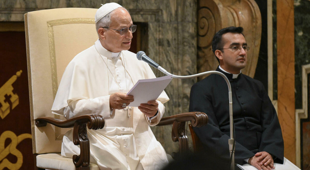 https://statics.cedscdn.it/photos/MED_HIGH/2025/06/27/8923265_27081908_profezia_nostradamus_papa_leone.jpg