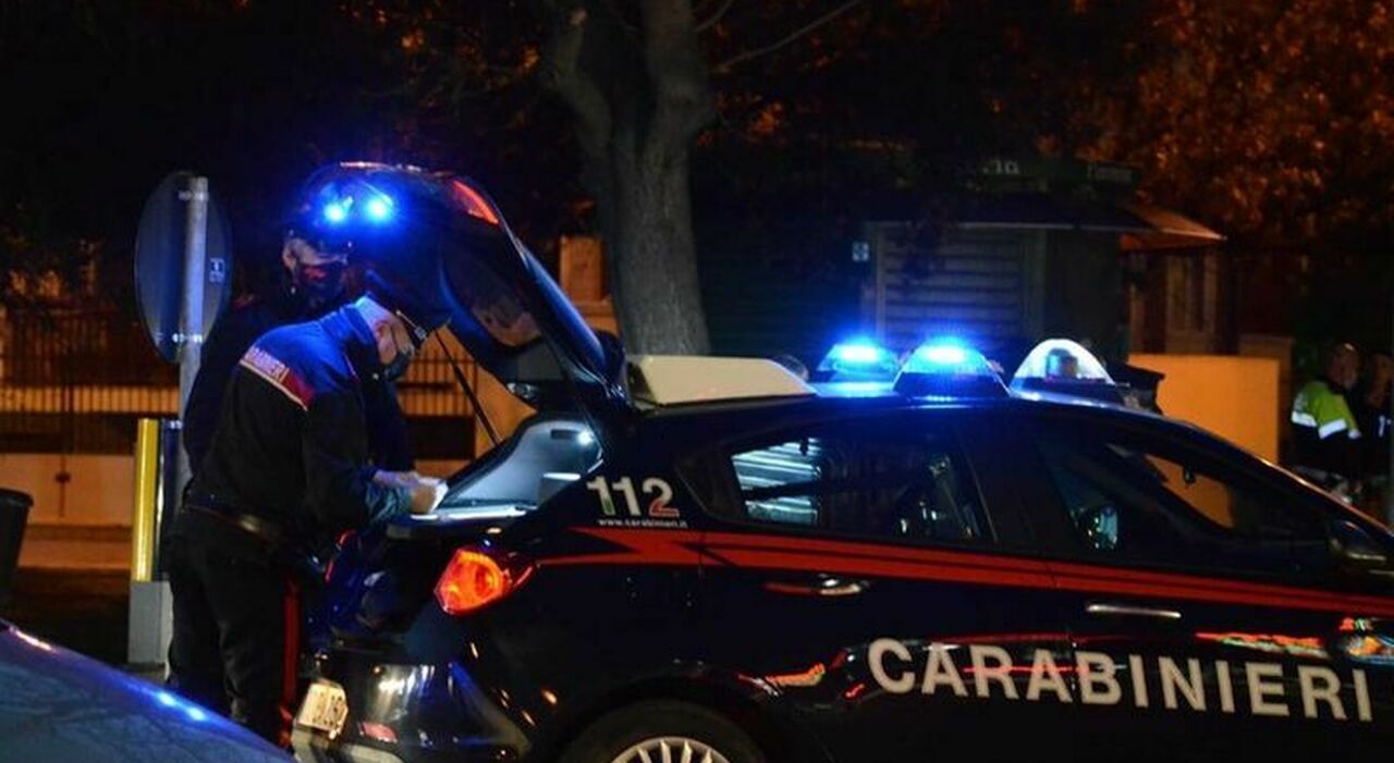 https://statics.cedscdn.it/photos/MED_HIGH/2025/06/27/8923290_27090152_droga_zanne_d_avorio_casa_nonna_nipote_arrestati_spaccio_bari_oggi_27_6_2025.jpg