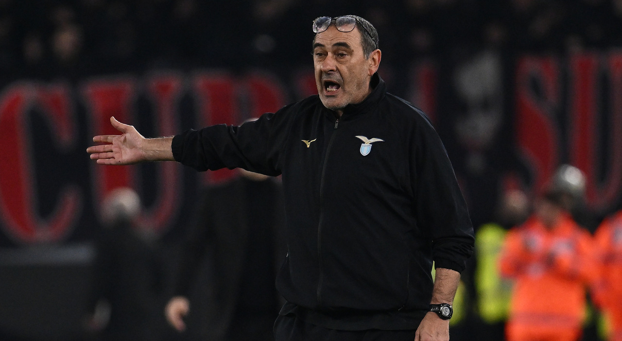 https://statics.cedscdn.it/photos/MED_HIGH/2025/06/27/8923524_27124133_sarri_lazio.jpg