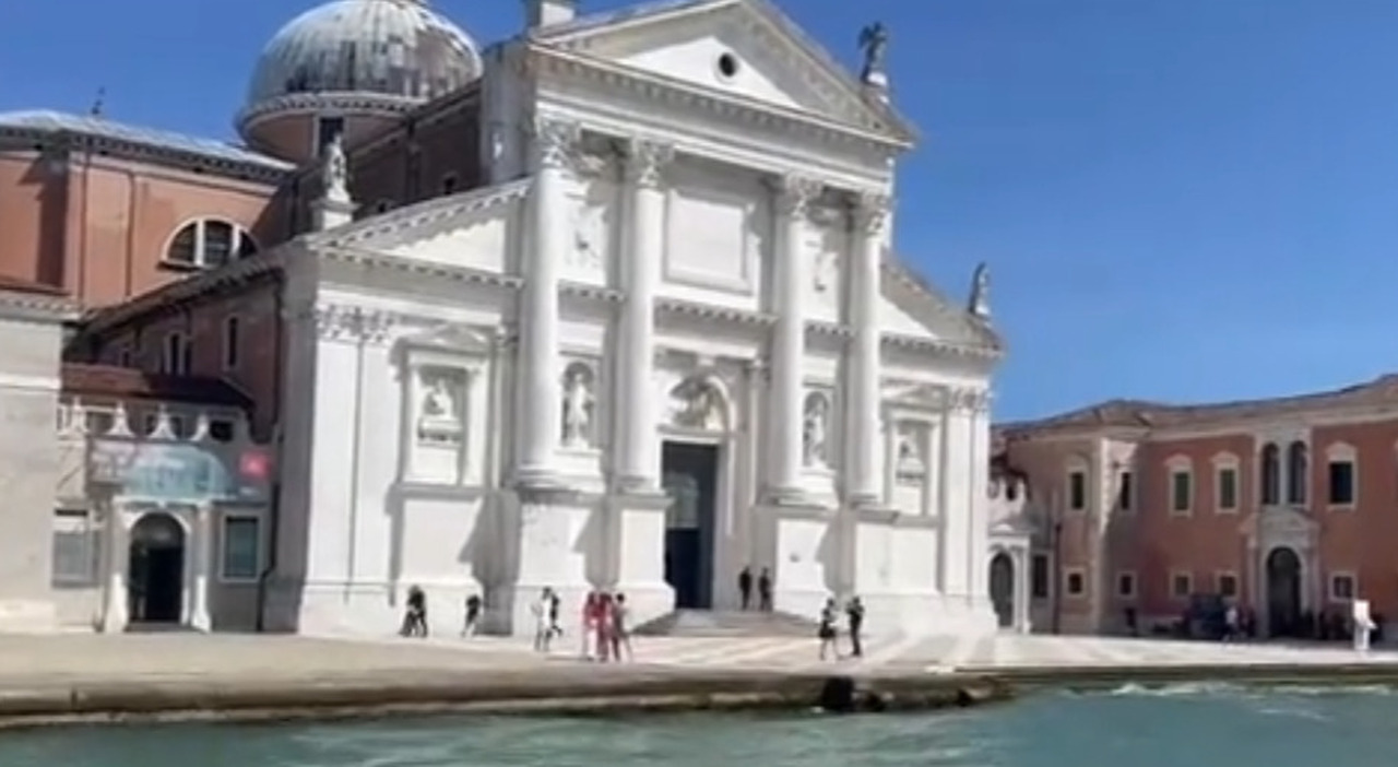 https://statics.cedscdn.it/photos/MED_HIGH/2025/06/27/8923817_27173230_myfilename.jpg