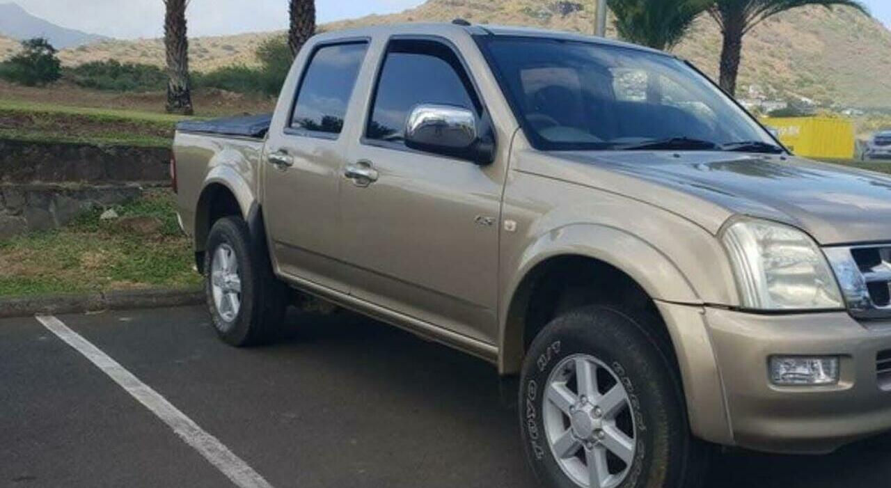La banda del rame colpisce ancora: via 90 metri di cavi e pure un pickup a Monte Roberto La banda del rame colpisce ancora: via 90 metri di cavi e pure un pickup a Monte Roberto