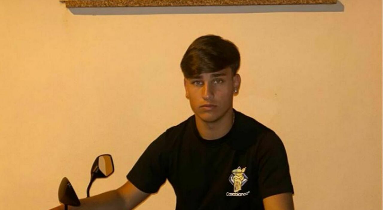 Mondragone, 16enne in scooter travolto da un Mondragone, 16enne in scooter travolto da un