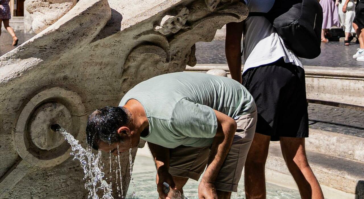 Caldo, domenica da incubo: bollino rosso in 21 città con temperature fino a 40 gradi. Il Ministero della Salute: «Pericolo ondate di calore» Caldo, domenica da incubo: bollino rosso in 21 città con temperature fino a 40 gradi. Il Ministero della Salute: «Pericolo ondate di calore»