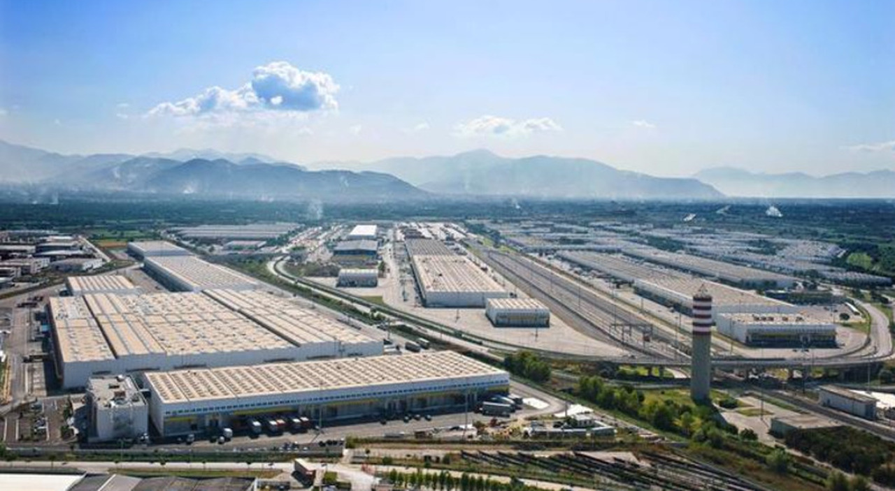 Napoli diventa hub per l?Africa: ecco le nuove rotte lungo il Mediterraneo Napoli diventa hub per l?Africa: ecco le nuove rotte lungo il Mediterraneo