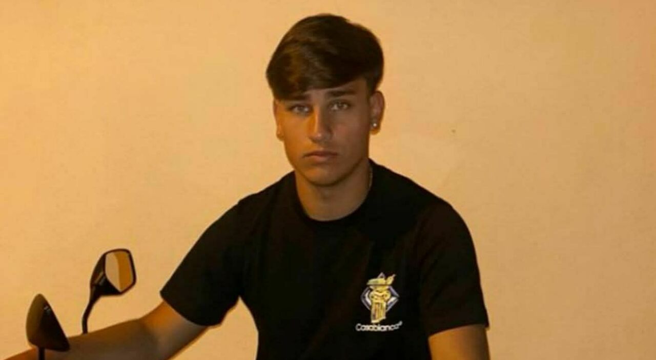 Luigi Petrella travolto e ucciso in scooter a 16 anni, fermato il pirata che era fuggito senza soccorrerlo. È un pregiudicato Luigi Petrella travolto e ucciso in scooter a 16 anni, fermato il pirata che era fuggito senza soccorrerlo. È un pregiudicato