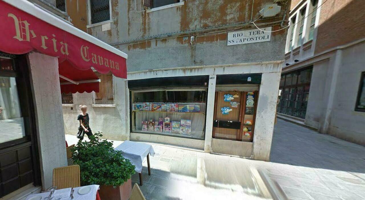 https://statics.cedscdn.it/photos/MED_HIGH/2025/06/29/8927217_29154843_bianca_d_este_morta_venezia_caldo.jpg