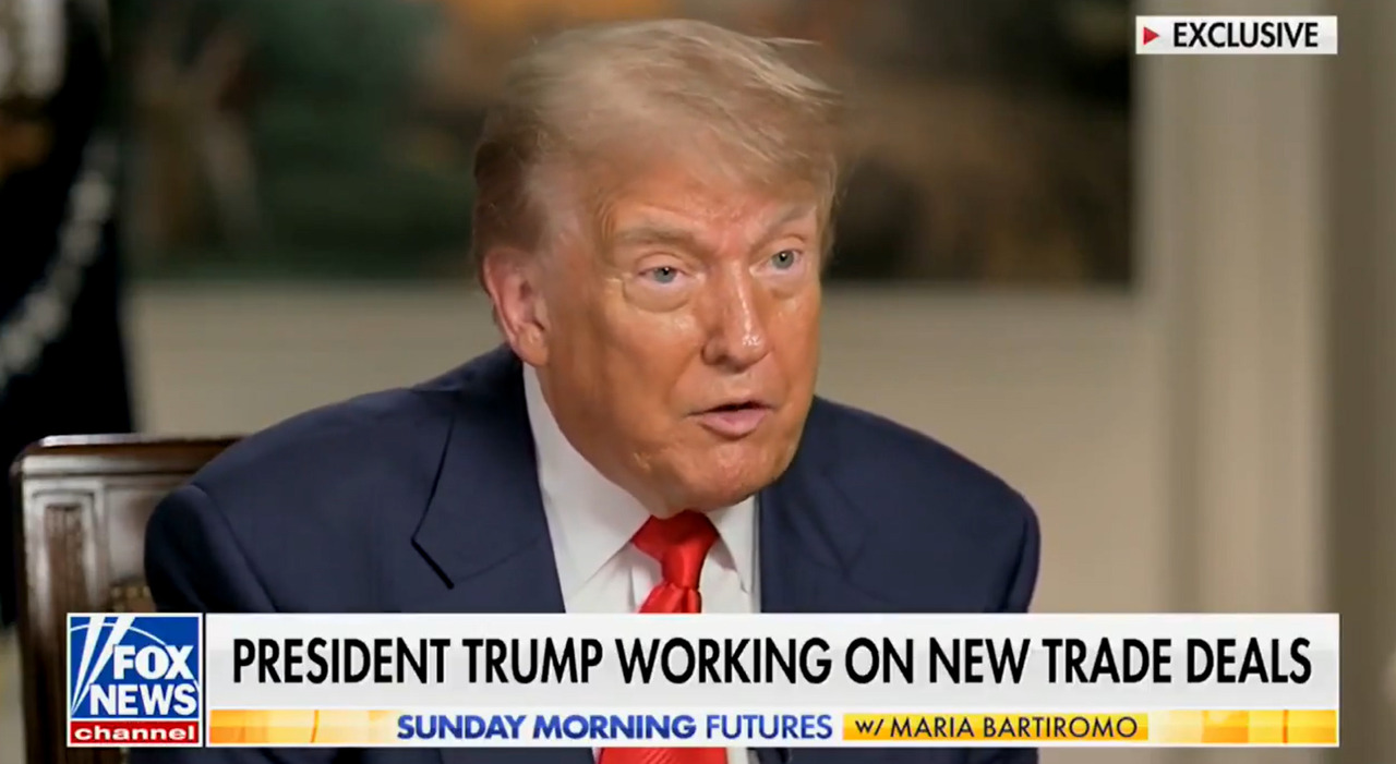 https://statics.cedscdn.it/photos/MED_HIGH/2025/06/29/8927280_29170908_trump_fox.jpg