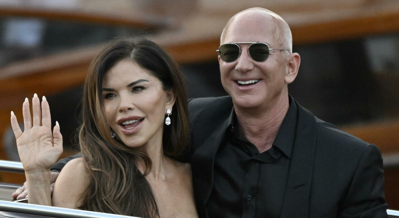Jeff Bezos e Lauren Sanchez Salutano Venezia: Un Sogno d'Amore e lusso tra Proteste e Fascino