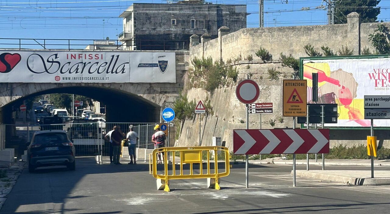 viabilit224 cantiere su via san cesario code e disagi