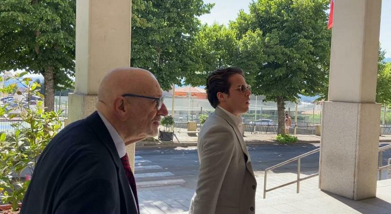 Ciro Grillo, la requisitoria: «La vittima non poteva esprimere consenso. Valanga di approcci sessuali prima della violenza di gruppo» Ciro Grillo, la requisitoria: «La vittima non poteva esprimere consenso. Valanga di approcci sessuali prima della violenza di gruppo»