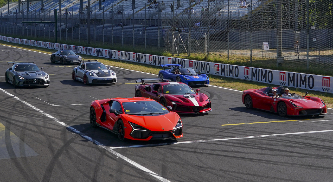 Supercar in parata al MIMO 2025
