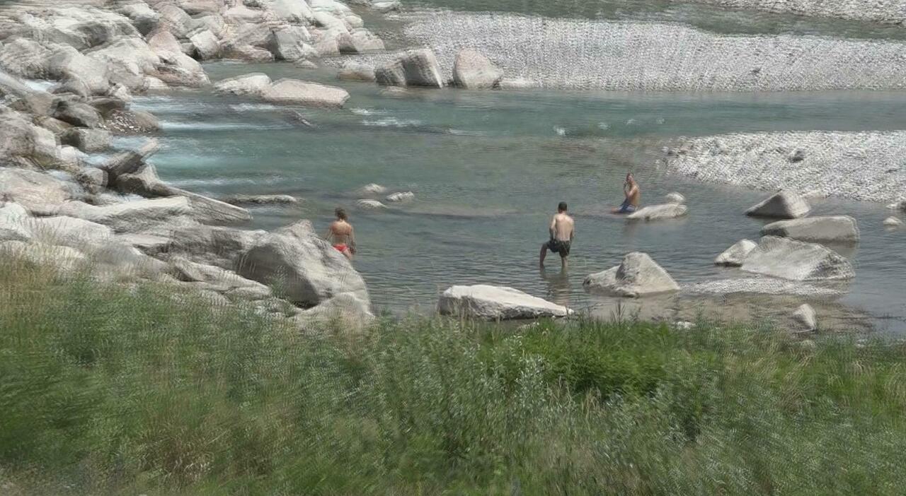 annegati nel piave due morti in dieci giorni non fermano i bagnanti si studia il piano per un fiume pi249 sicuro
