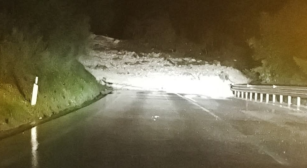 Frana a San Vito, colata di 100 metri sull Frana a San Vito, colata di 100 metri sull