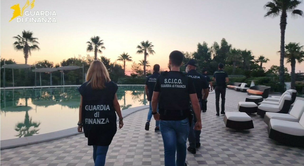 Riciclano proventi della criminalità organizzata foggiana: nove arresti, sequestri per 180 milioni. Sigilli al resort I nomi Riciclano proventi della criminalità organizzata foggiana: nove arresti, sequestri per 180 milioni. Sigilli al resort I nomi