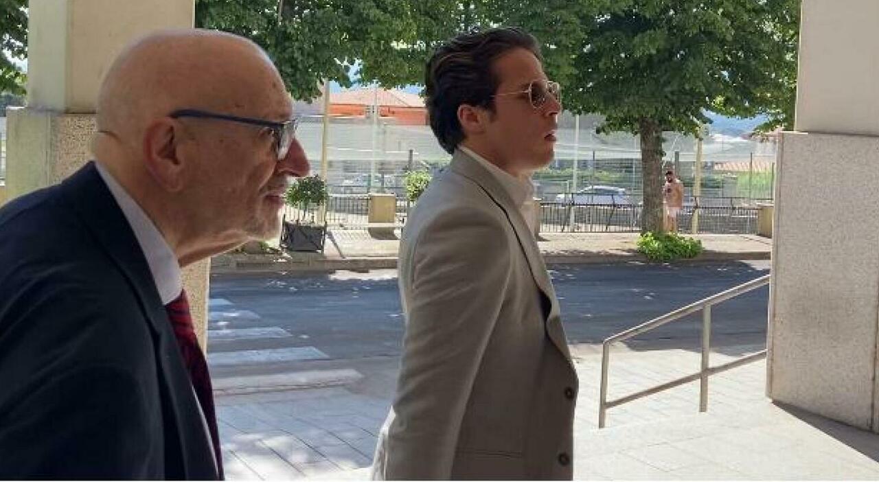 Ciro Grillo in lacrime in aula: «Divento papà a dicembre, vorrei esserci per mia figlia». Chi è la fidanzata Ciro Grillo in lacrime in aula: «Divento papà a dicembre, vorrei esserci per mia figlia». Chi è la fidanzata