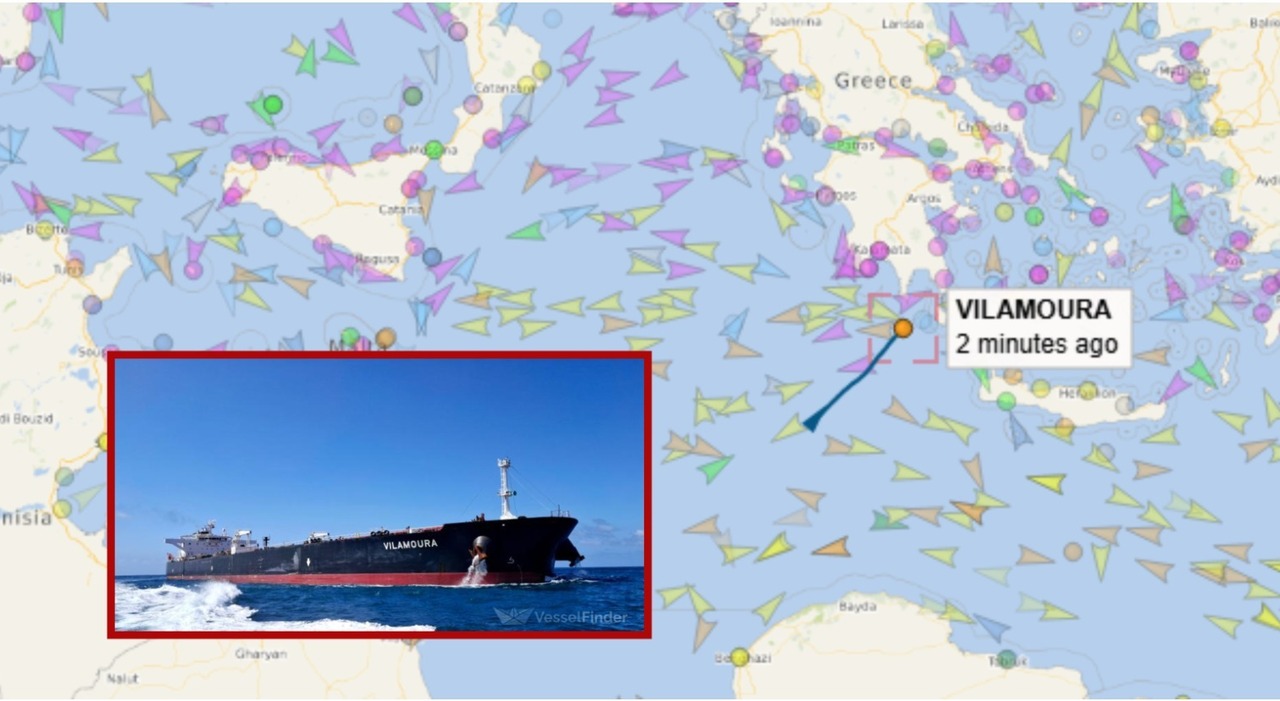 Esplosione a bordo di una petroliera nel Mediterraneo, è il quinto caso sospetto: aveva fatto scalo in alcuni porti russi Esplosione a bordo di una petroliera nel Mediterraneo, è il quinto caso sospetto: aveva fatto scalo in alcuni porti russi